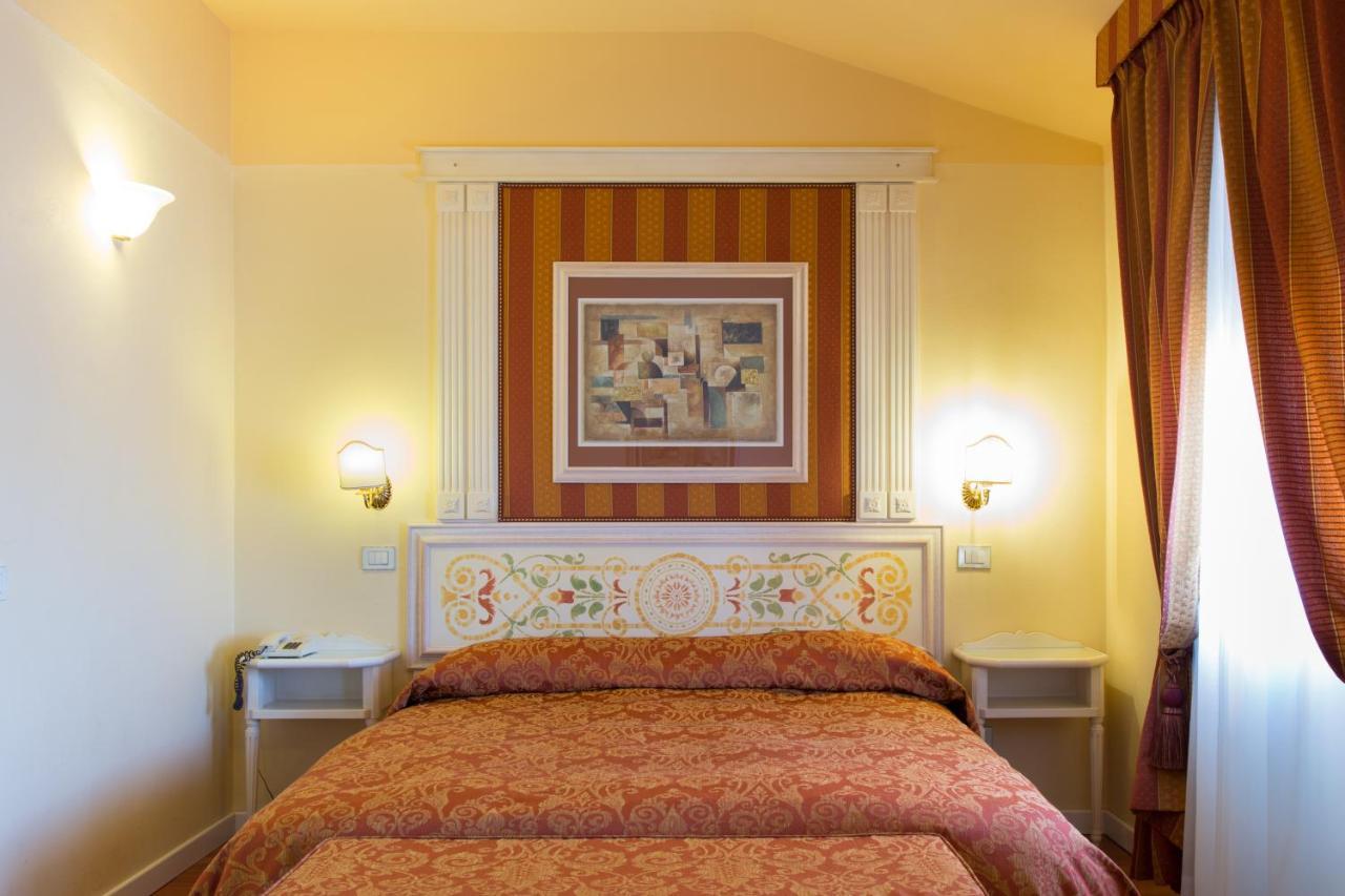 Hotel Tuder Тоді Екстер'єр фото