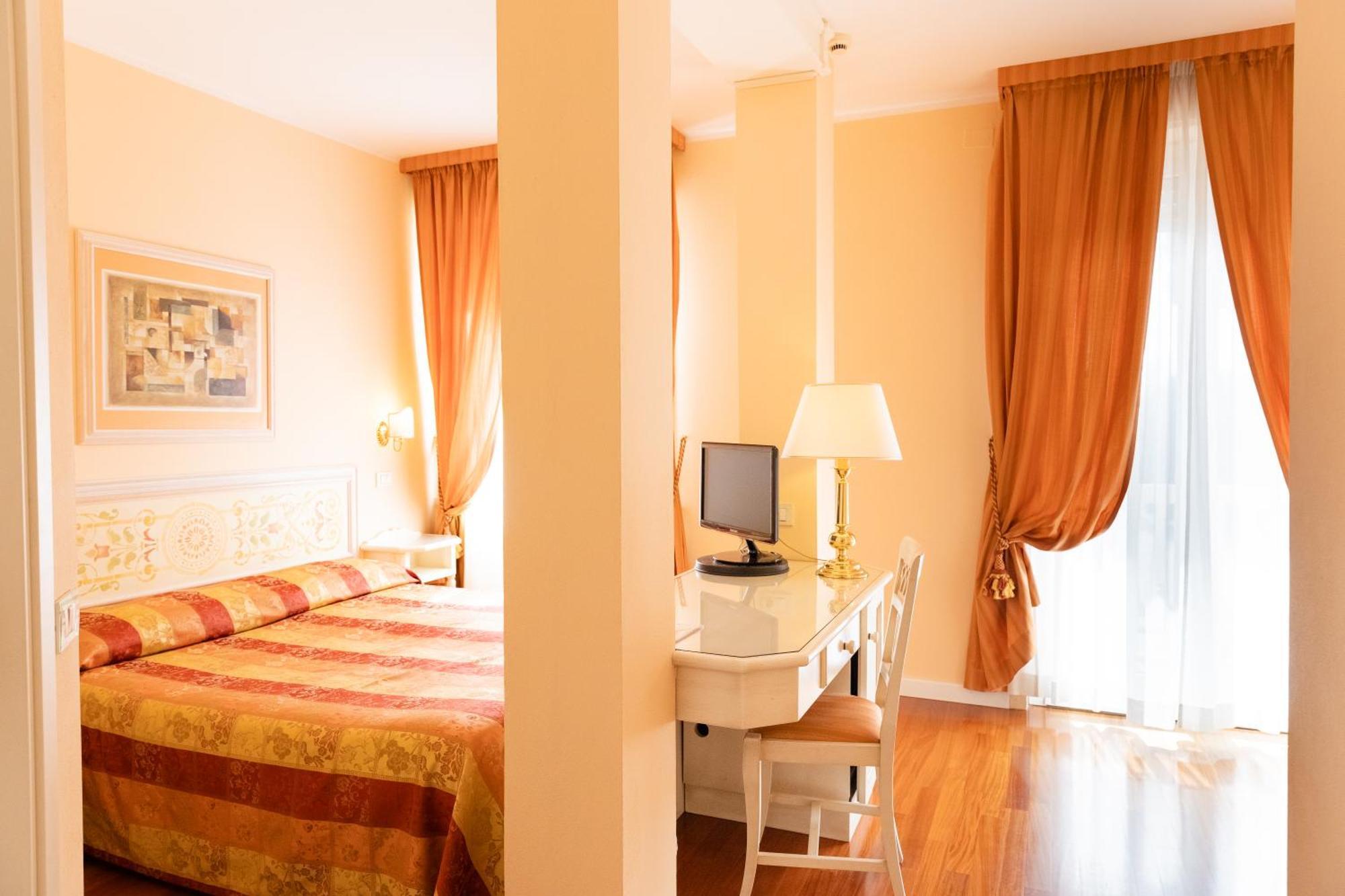 Hotel Tuder Тоді Екстер'єр фото