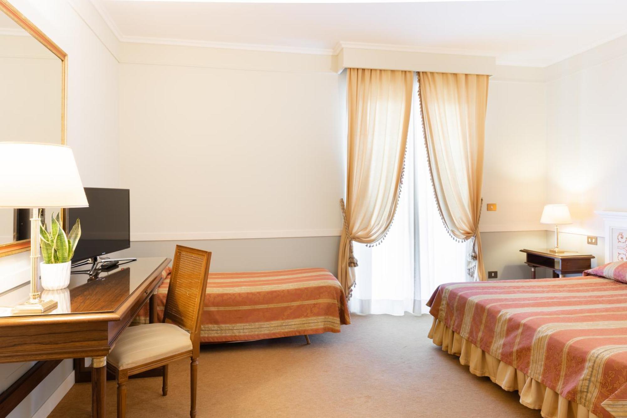 Hotel Tuder Тоді Екстер'єр фото