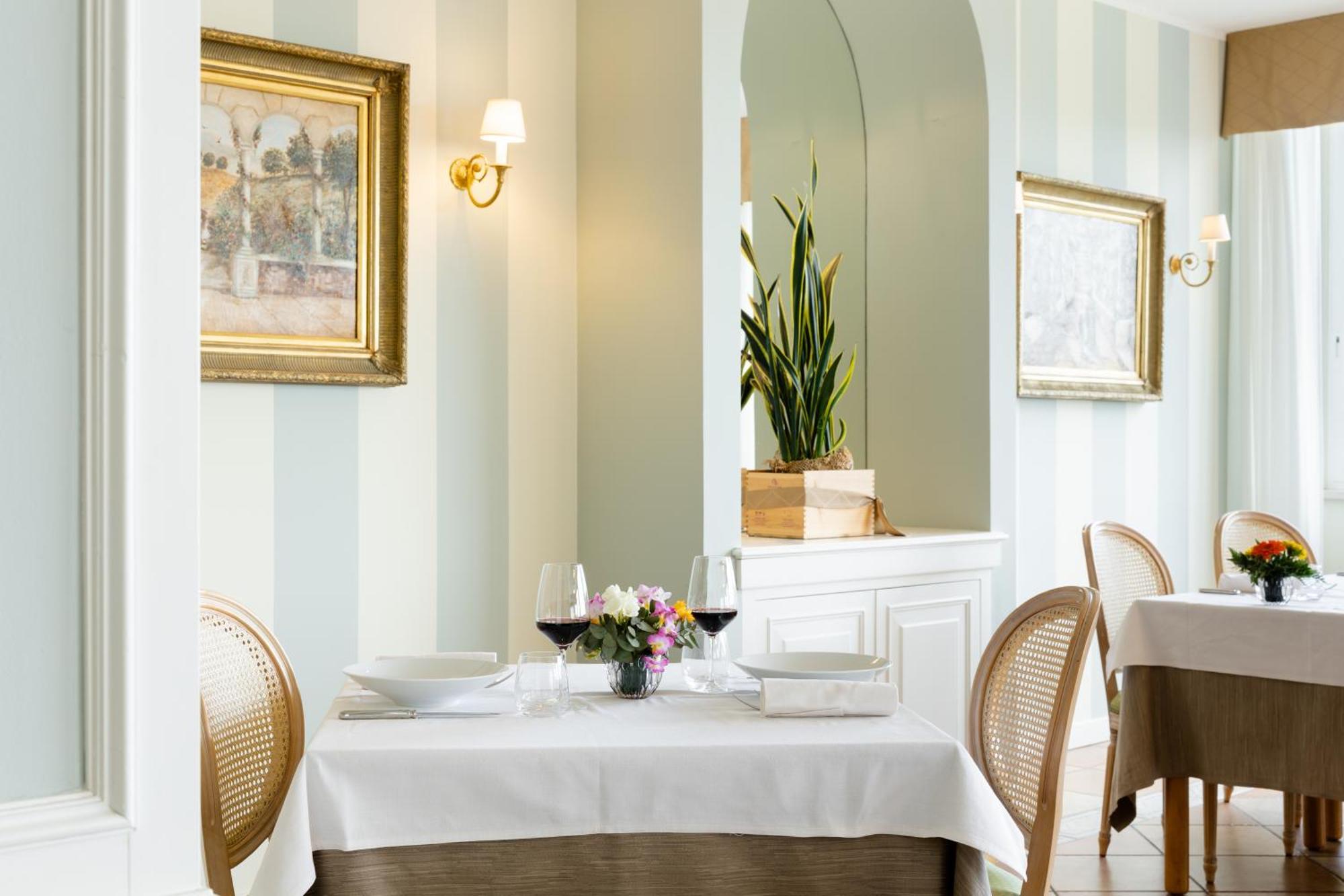 Hotel Tuder Тоді Екстер'єр фото